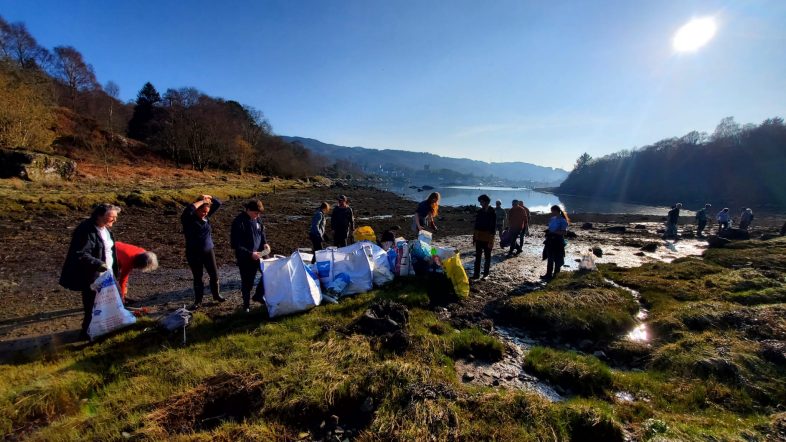 Tarbert Action on Coastal Litter
